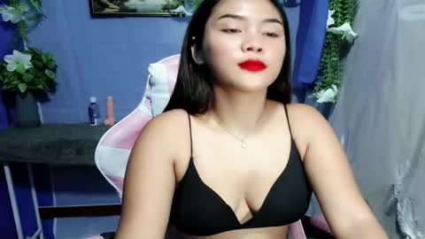 Mia online show from January 6, 2026, 6:22 pm