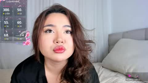 mia_carmin online show from April 12, 2026, 10:48 pm