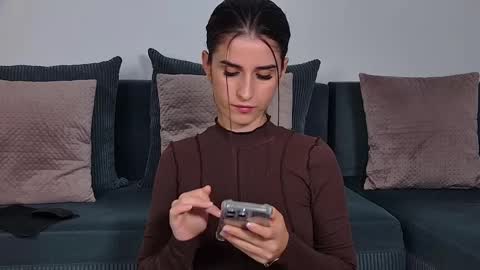 Snapshot of mia_carter99 chatting on November 14, 2025, 9:46 pm Freya Allen online show from November 14, 2025, 9:46 pm