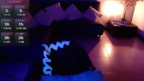 Snapshot of mia_collens_ chatting on January 8, 2025, 2:14 am MIA online show from January 8, 2025, 2:14 am