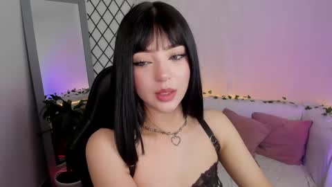 mia_collins_b online show from June 2, 2026, 7:38 pm