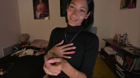 Mia Sandoval online show from March 11, 2026, 12:44 pm