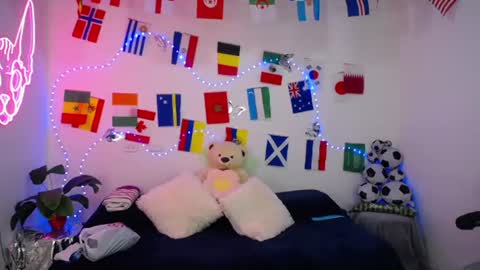 Snapshot of mia_cute_girl chatting on June 11, 2026, 12:25 pm mia_cute_girl online show from June 11, 2026, 12:25 pm
