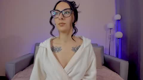 Snapshot of mia_daniellshot chatting on April 14, 2026, 12:22 pm Sarah Luna online show from April 14, 2026, 12:22 pm