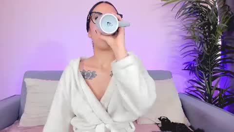 Snapshot of mia_daniellshot chatting on July 17, 2026, 1:40 pm Sarah Luna online show from July 17, 2026, 1:40 pm