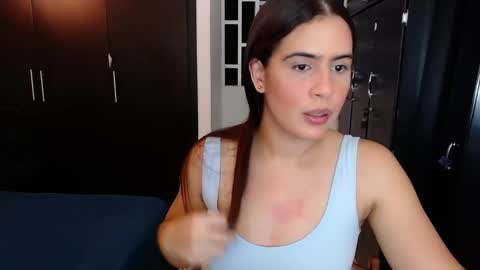 Mia online show from December 4, 2024, 2:20 am