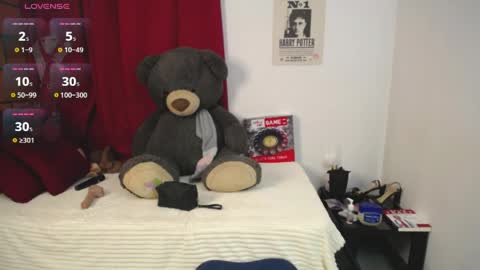 Mia online show from April 10, 2026, 12:10 pm