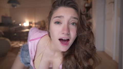 Snapshot of mia_dynasty chatting on September 29, 2025, 4:45 pm Mia online show from September 29, 2025, 4:45 pm