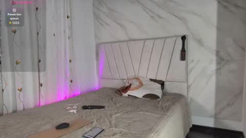 mia elan online show from November 21, 2025, 10:08 pm