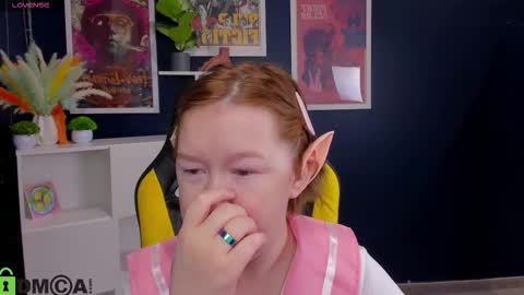 Mia online show from November 22, 2025, 3:16 am