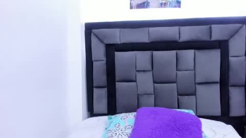 mia fox online show from January 9, 2026, 12:08 pm