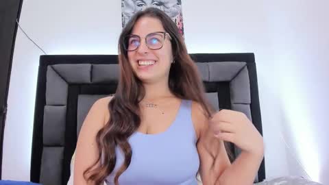 mia fox online show from February 6, 2026, 2:20 pm