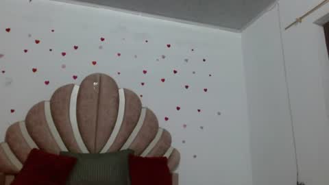 Snapshot of mia_fox666 chatting on June 17, 2026, 1:52 am mia online show from June 17, 2026, 1:52 am