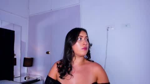 Snapshot of mia_garcia2 chatting on January 31, 2025, 8:54 pm MIA online show from January 31, 2025, 8:54 pm