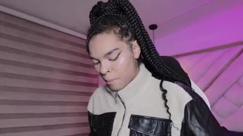 Mia online show from March 26, 2026, 3:45 am