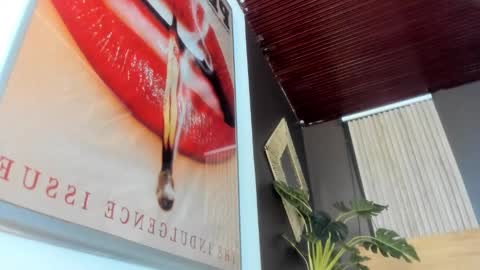 Val  online show from September 18, 2025, 11:45 am