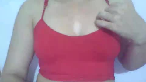 Mia online show from November 24, 2025, 11:37 pm