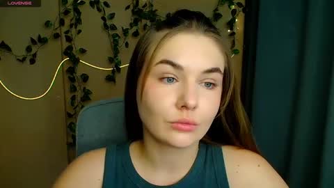 mia_lemm online show from February 20, 2026, 8:38 am