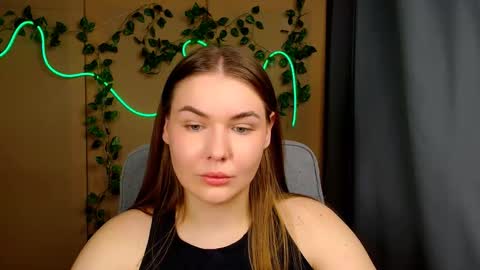 mia_lemm online show from May 15, 2026, 6:53 am