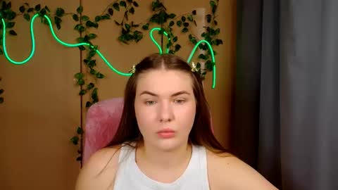 mia_lemm online show from May 18, 2026, 6:19 am