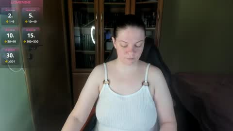 Snapshot of mia_lores chatting on April 19, 2026, 9:08 am mia_lores online show from April 19, 2026, 9:08 am