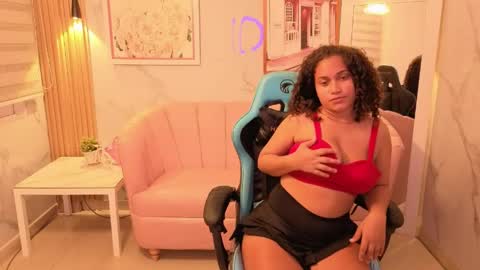 Snapshot of mia_love_a chatting on April 9, 2026, 8:25 pm mia love a online show from April 9, 2026, 8:25 pm