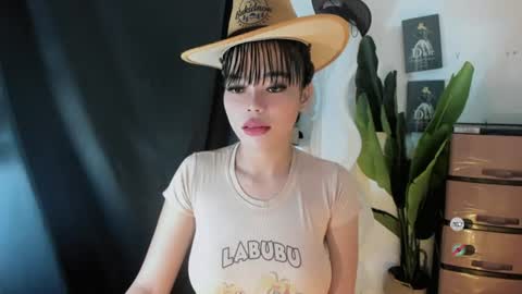 Snapshot of mia_lover9 chatting on July 1, 2026, 9:11 am M I A online show from July 1, 2026, 9:11 am