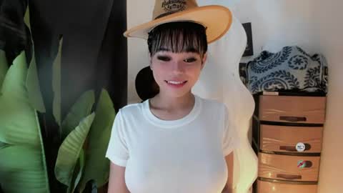 Snapshot of mia_lover9 chatting on July 16, 2026, 9:48 am M I A online show from July 16, 2026, 9:48 am