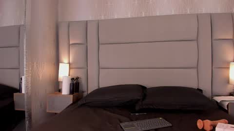    online show from November 15, 2025, 7:21 pm