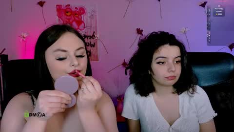 mia_mooon_ online show from June 3, 2026, 8:50 am