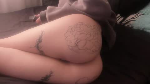 mia_nova00 online show from June 9, 2026, 4:40 pm