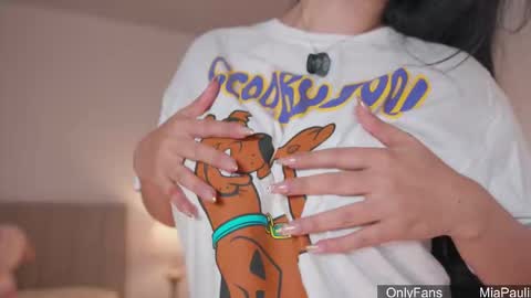 Instagram Nelyiramirez online show from March 7, 2026, 3:14 am