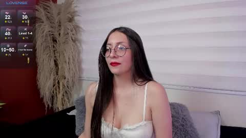 Snapshot of mia_quinn__ chatting on June 24, 2026, 7:35 pm mia_quinn__ online show from June 24, 2026, 7:35 pm