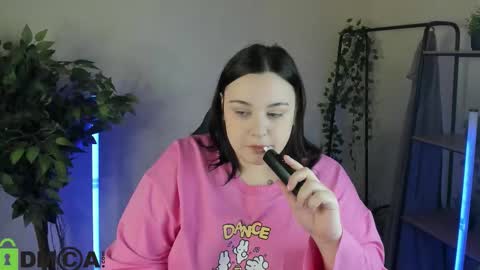 Mia online show from February 16, 2026, 11:12 pm