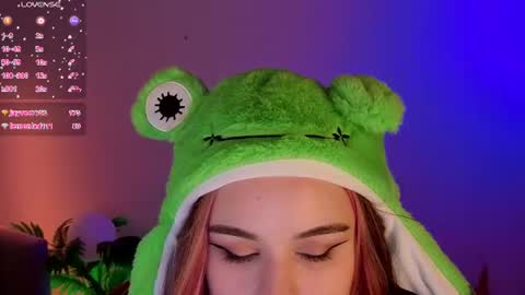 Mia online show from June 11, 2026, 2:53 am