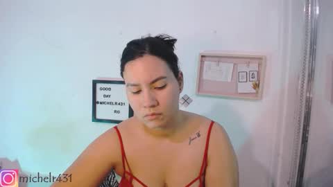 mia reys online show from September 22, 2025, 12:18 pm