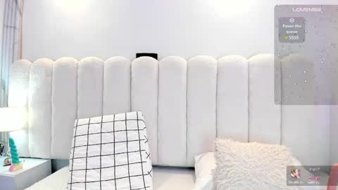 Mia online show from February 18, 2025, 12:39 pm