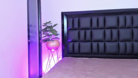 mia online show from March 19, 2026, 6:06 am