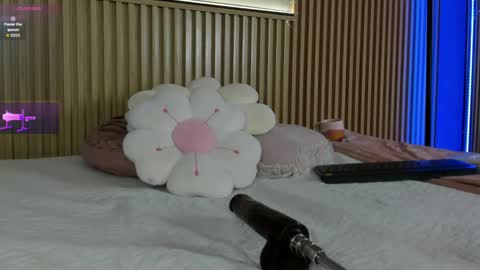 Snapshot of mia_rosalie chatting on April 30, 2026, 9:30 pm mia_rosalie online show from April 30, 2026, 9:30 pm