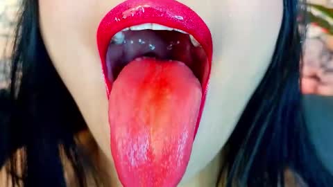 Snapshot of mia_roux1 chatting on November 12, 2025, 7:03 pm Mia online show from November 12, 2025, 7:03 pm