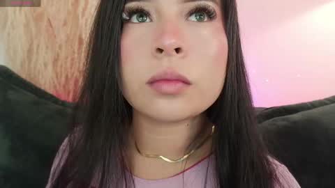 Mia online show from June 7, 2026, 1:32 am