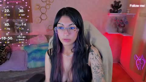 Mia online show from June 7, 2026, 1:26 pm