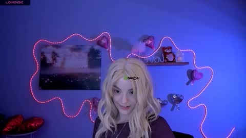 mia_starrr_ online show from February 25, 2026, 8:51 pm