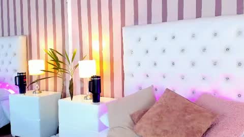 Mia Stones online show from July 9, 2026, 12:20 pm