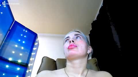Snapshot of mia_sunnyy chatting on January 19, 2025, 11:32 pm Mia. online show from January 19, 2025, 11:32 pm