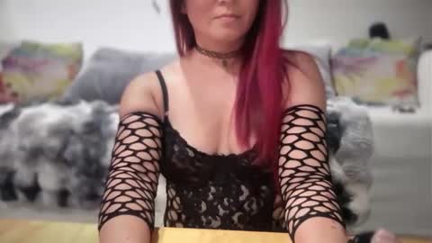 Snapshot of mia_temptress chatting on October 25, 2025, 11:43 pm Mia online show from October 25, 2025, 11:43 pm