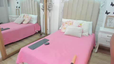 Snapshot of mia_tentacion__ chatting on May 4, 2026, 3:46 am mia_tentacion__ online show from May 4, 2026, 3:46 am