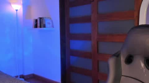 Snapshot of mia_v7 chatting on March 11, 2025, 5:16 am Mia online show from March 11, 2025, 5:16 am