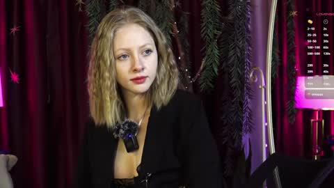 Mia online show from March 1, 2025, 11:26 pm