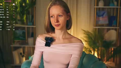 Snapshot of mia_vebes chatting on July 8, 2026, 5:06 pm Mia online show from July 8, 2026, 5:06 pm